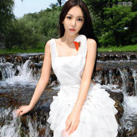 臣服同学胯下的丝袜嘛嘛(娇妻丝袜高跟鞋的呻吟)