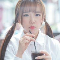             艳妇扶着巨龙猛地坐下        (            20厘米巨龙征服少妇        )