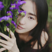 睡女票的闺蜜是一种什么体验(挽起裙子跨开双腿坐下去1)