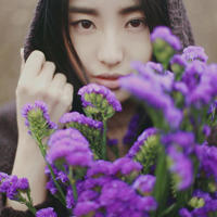 公交车上男子将手伸进裙子里摸(我故意忘穿内裤坐公交)