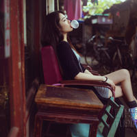 表妺用脚帮我脚交(被校花玉足夹住享受)