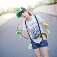 白嫩高耸的双乳(吸岳的大乳奶头小说)