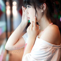 同人足控色文(高中女同学的脚足控小说)