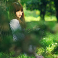 扒开粉嫩的小缝舌头伸进去(一边开车一边给男友口)