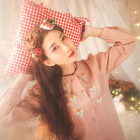 一个㖭上面一个下边吃试(舌头挑拨扇贝)