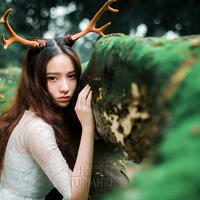 美女穿裙子忘了穿内裤(美女穿短裙忘穿内裤黑森林)