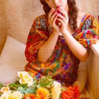 少妇警花的高潮叫床(尝到新婚少妇柔佳)