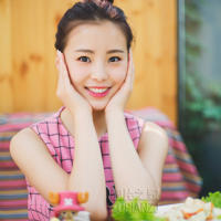 玩弄大学同学新婚娇妻小说(娇妻和她的学生们全文下载)