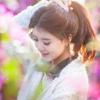 男生把j伸进女子尿口里尿(把整瓶红酒倒入下面喝掉疼吗)