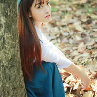 丰腴美妇撅着雪白的肉臀(风韵犹存的风满大屁股熟妇)