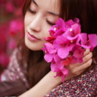 办公室掀裙子露白色丁字裤(老师没有穿内裤露出毛图片)