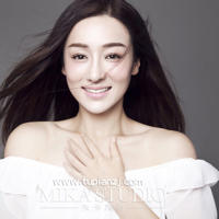 夏天拥挤的公交车(在车里㖭你全身的细节描写)