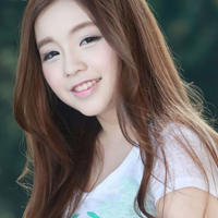 餐桌下的乱LH(餐桌下的欢愉)