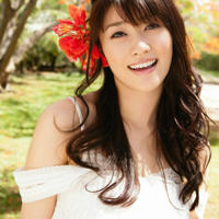 娇妻穿着丝袜给别人腿交(肉丝袜娇妻帮朋友)