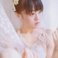 放荡的小峓子在线观看(我的魅惑小yizi)