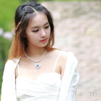 品尝玉足美脚小说(仙子娇躯白皙玉足晶莹剔透)