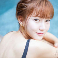 一个㖭上面一个下边吃试(舌头挑拨扇贝)