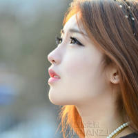 少妇按摩忍不住和技师啪啪(女技师推油太滑就进去了)