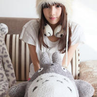 坐在硬邦邦的东西上写作业视频(同桌上课c我一节课作文)