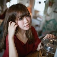 高中情侣趁别人午休自慰(校花你的小缝好紧好滑)