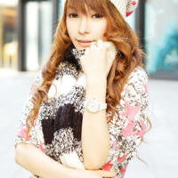 女王老师靴奴小说(玩弄丝脚美足鞋小说)