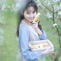 我和英语课代表在教室里(课代表让我来)