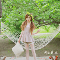 白嫩高耸的双乳(吸岳的大乳奶头小说)