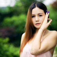 餐桌下狂c亲女高辣(在车里被弄了H野战)