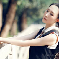 被白丝袜脚裹住榨干(白丝小脚榨精到死)