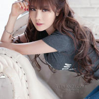 滋润丝袜的岳(岳穿各种丝袜满足我)