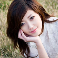 坐在硬邦邦的东西上写作业视频(同桌上课c我一节课作文)