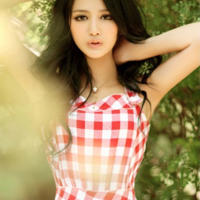 用手指扣的她嗷嗷叫直喷白浆(女趴着张开腿自慰)