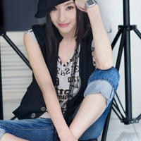 医生不停的按我的痘痘(特别的体检3)